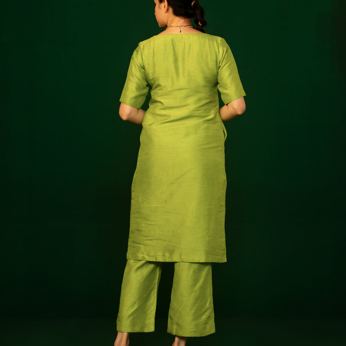 Silakaari Women's Parrot Green pure Cotton Lucknowi Short Kurta main image 1