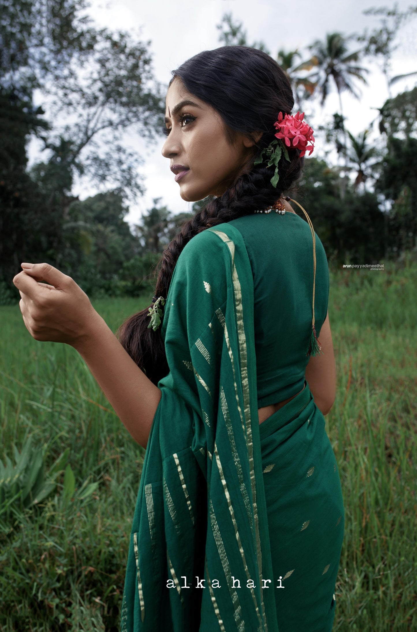 Bottle green kasavu saree