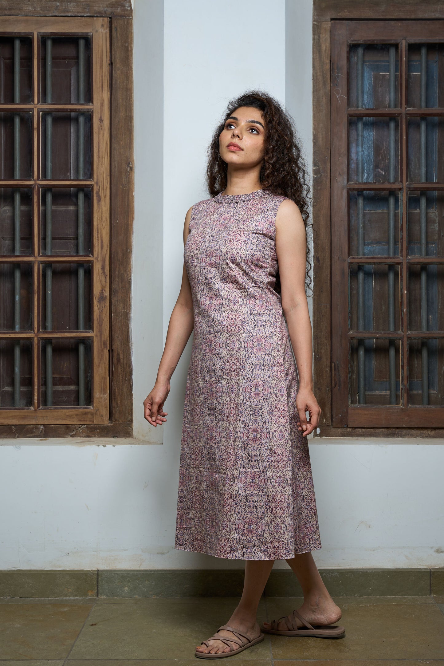 A line dress with crush collar