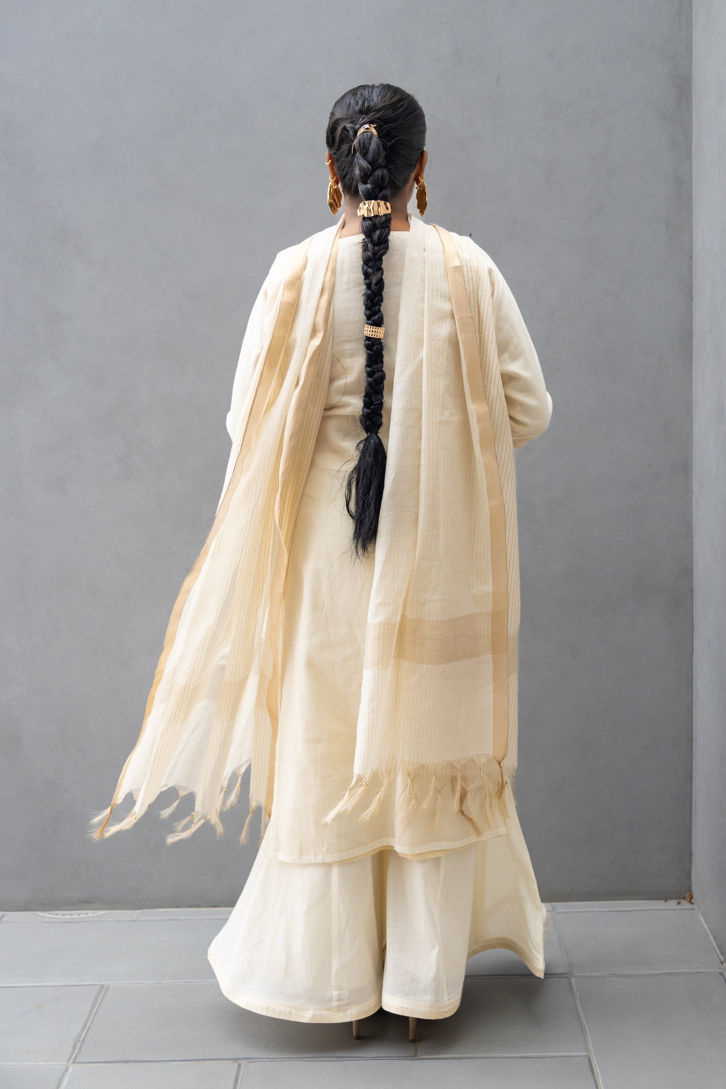 Off White Hand Embroidered V Neck Kurta