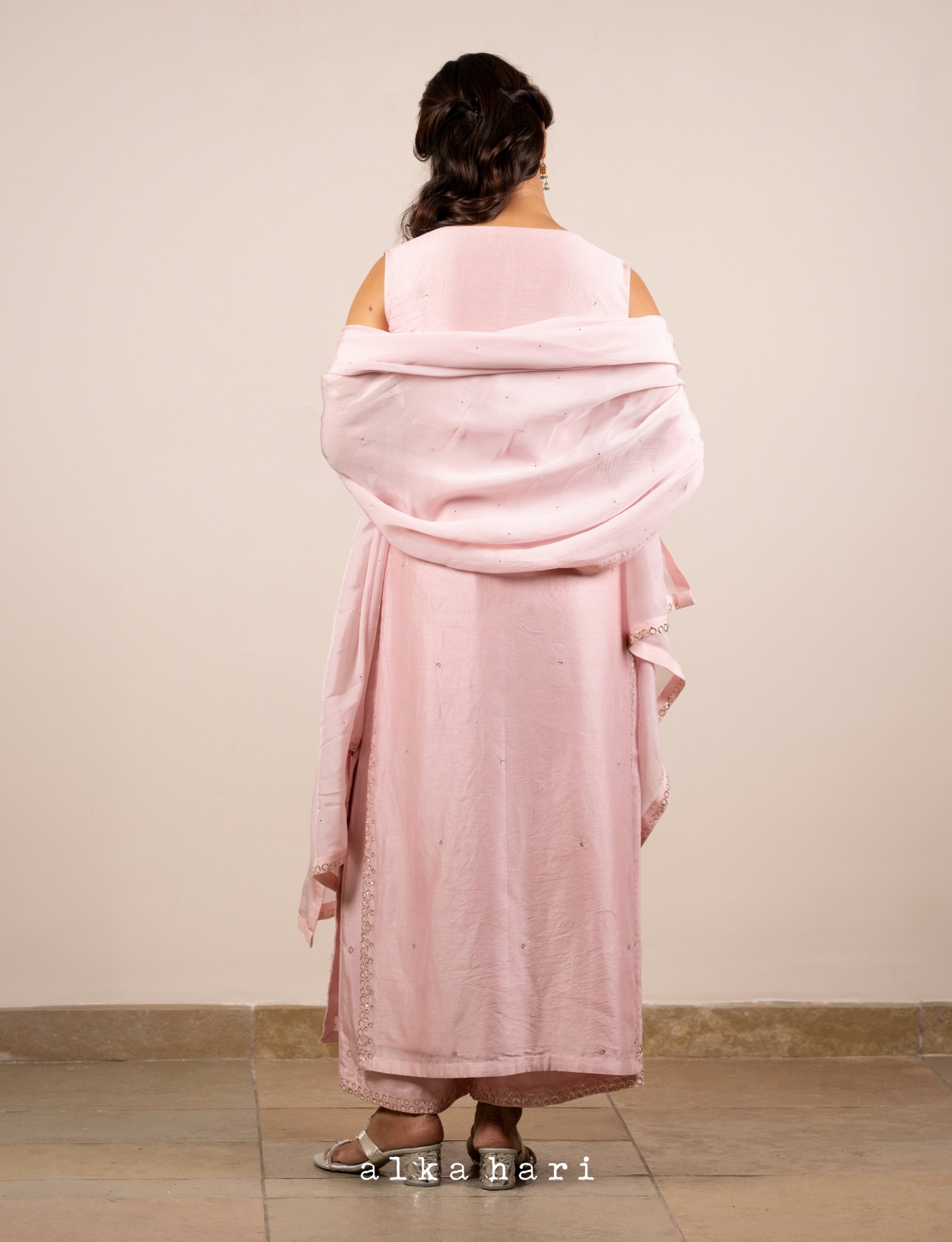 Pink V-Neck Chanderi Silk Mukaish Kurta
