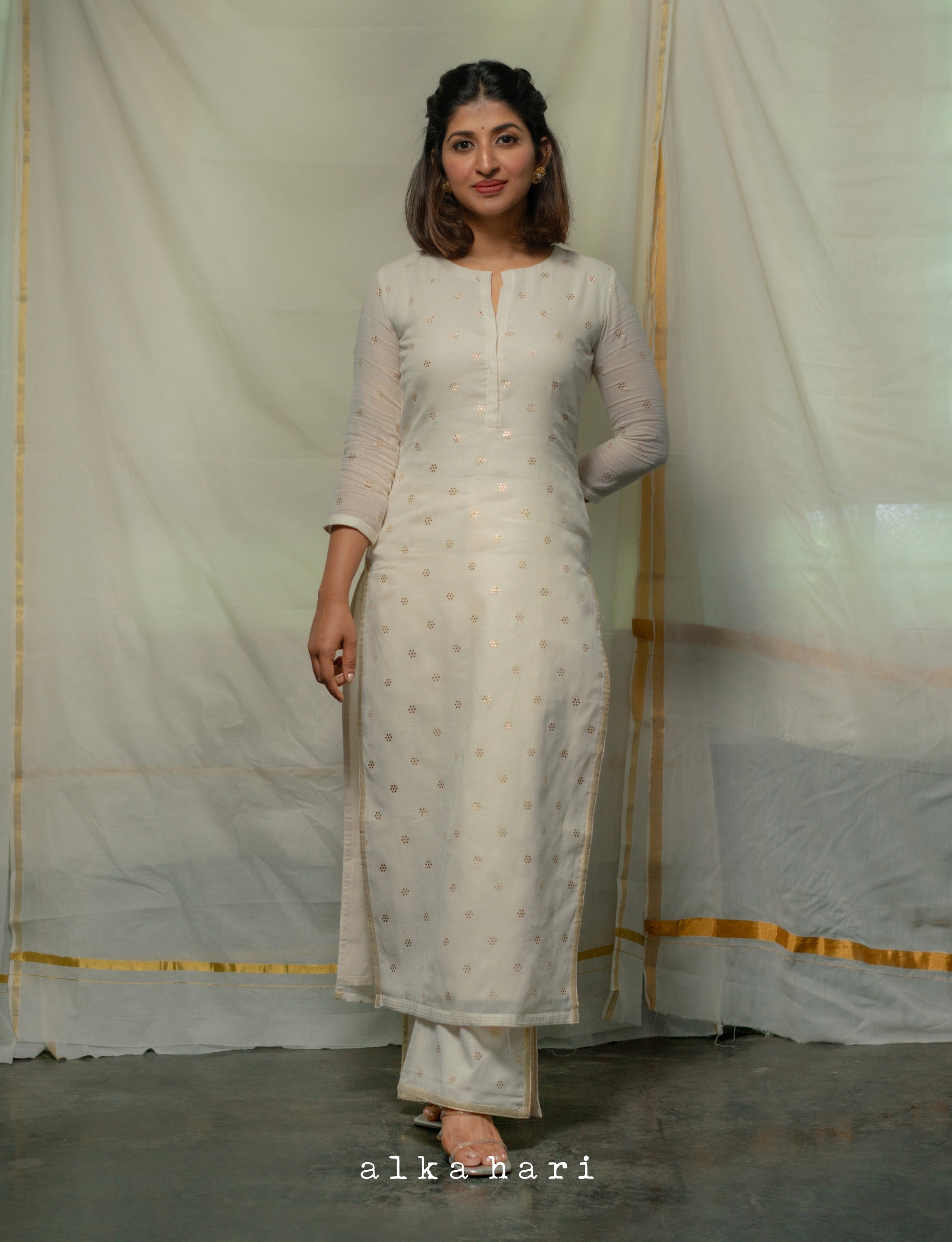 Cream Gold Mukaish Kurta