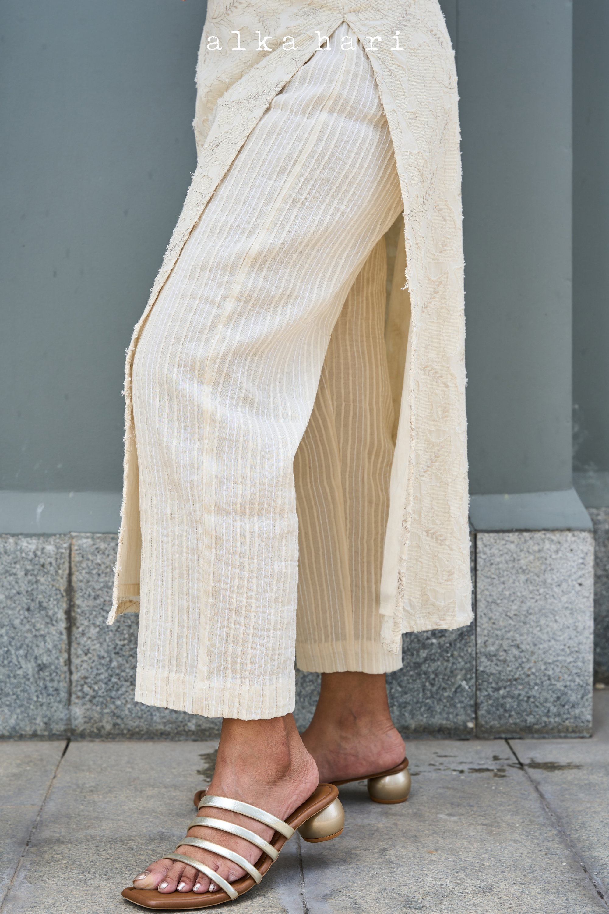 Off White Pin Tuck Pant with Zari Lines