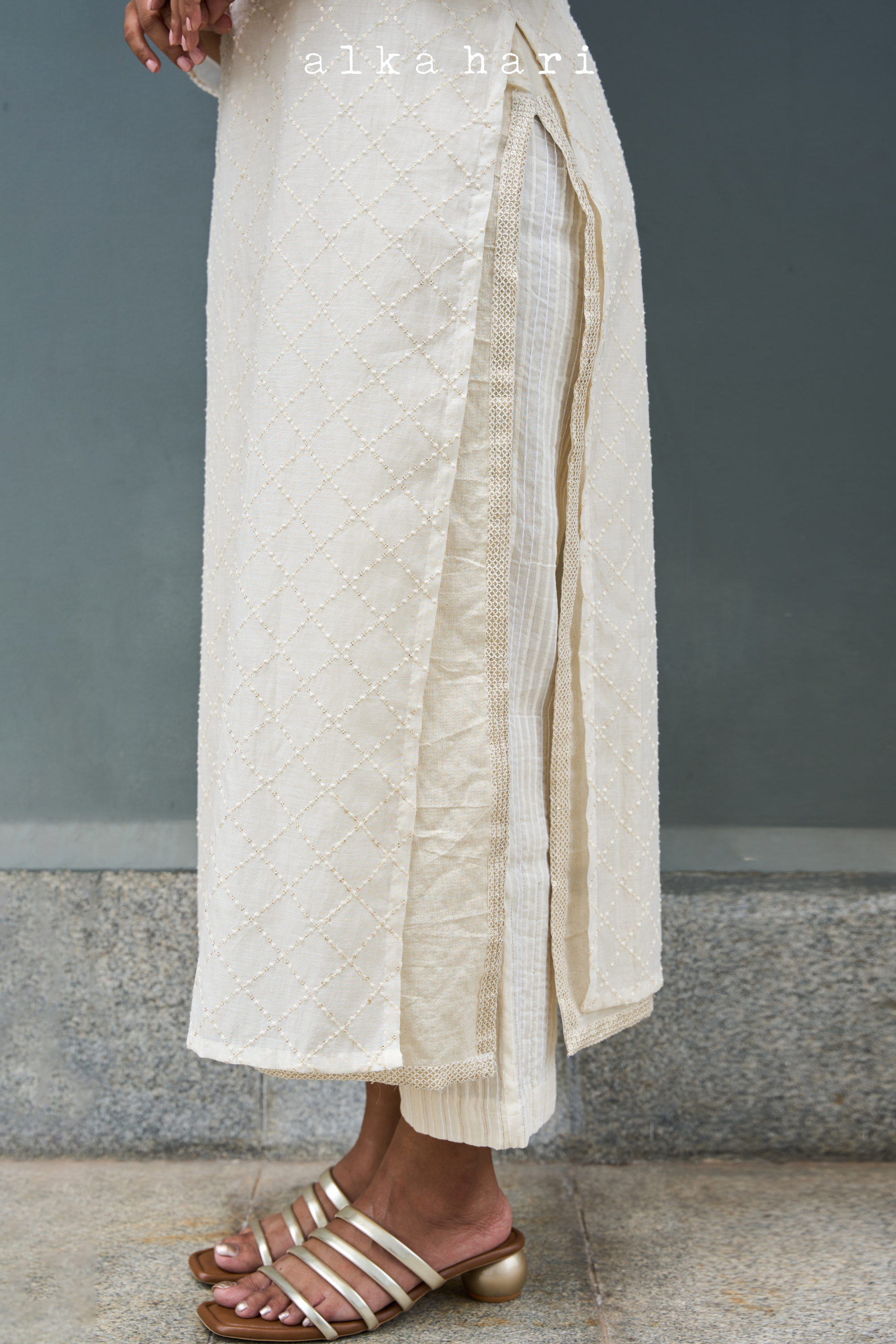 Off White Pin Tuck Pant with Zari Lines