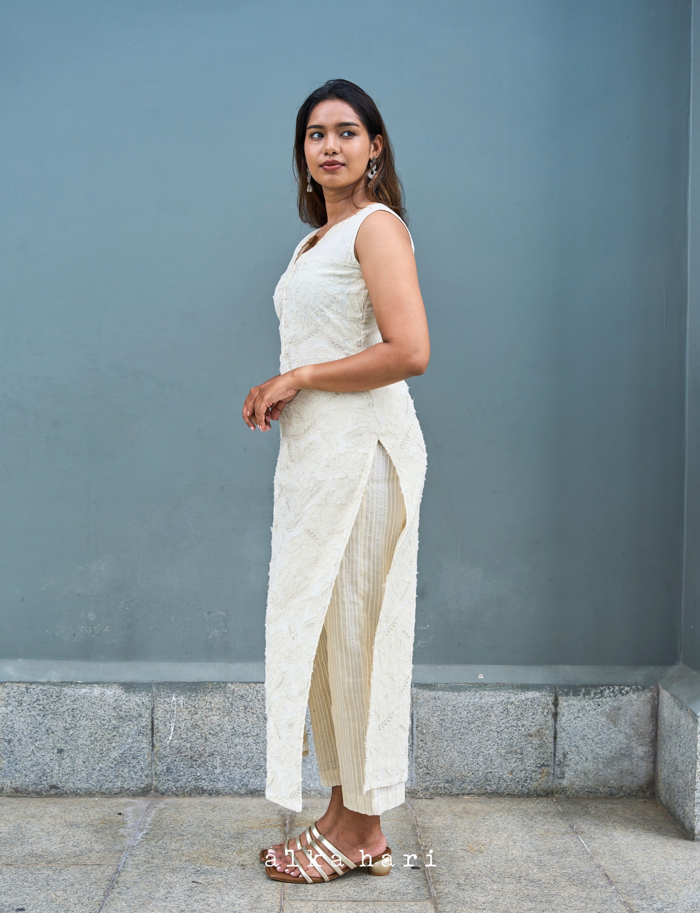 Off White Patchwork Embroidered Kurta