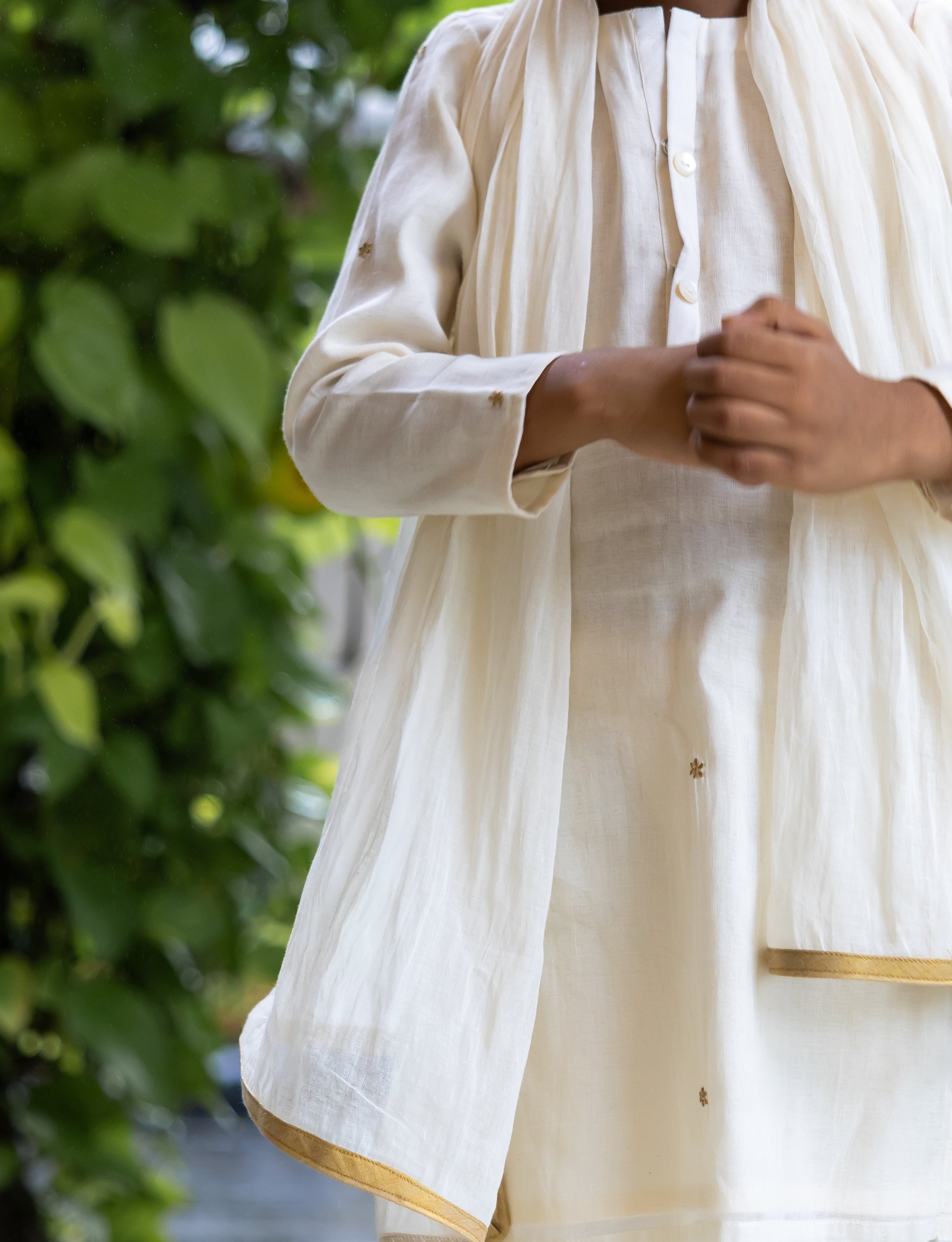 Off-White Straight Kurta with Tiny Gold Motifs