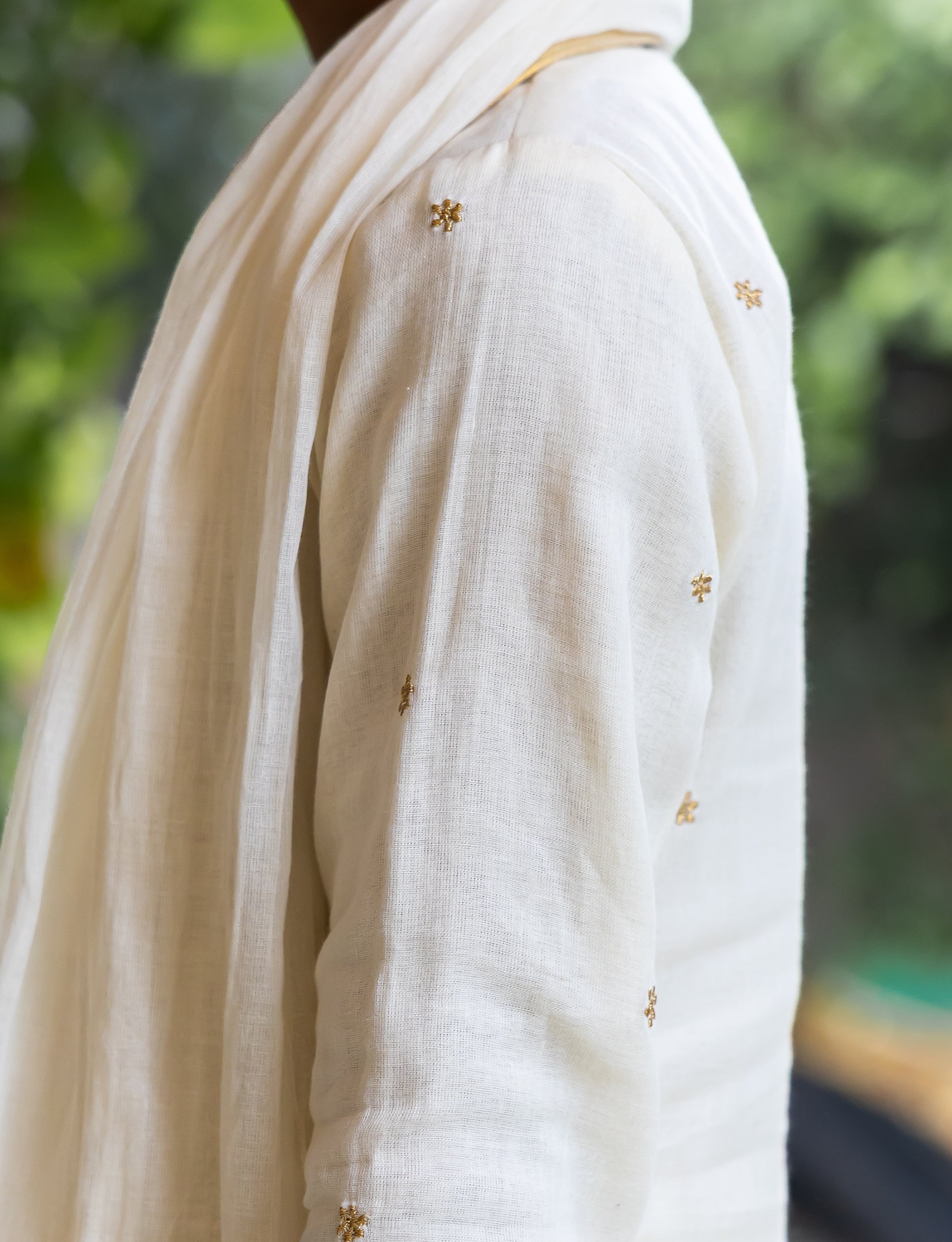 Off-White Straight Kurta with Tiny Gold Motifs