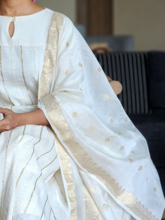 Off White Gold Banaras Dupatta