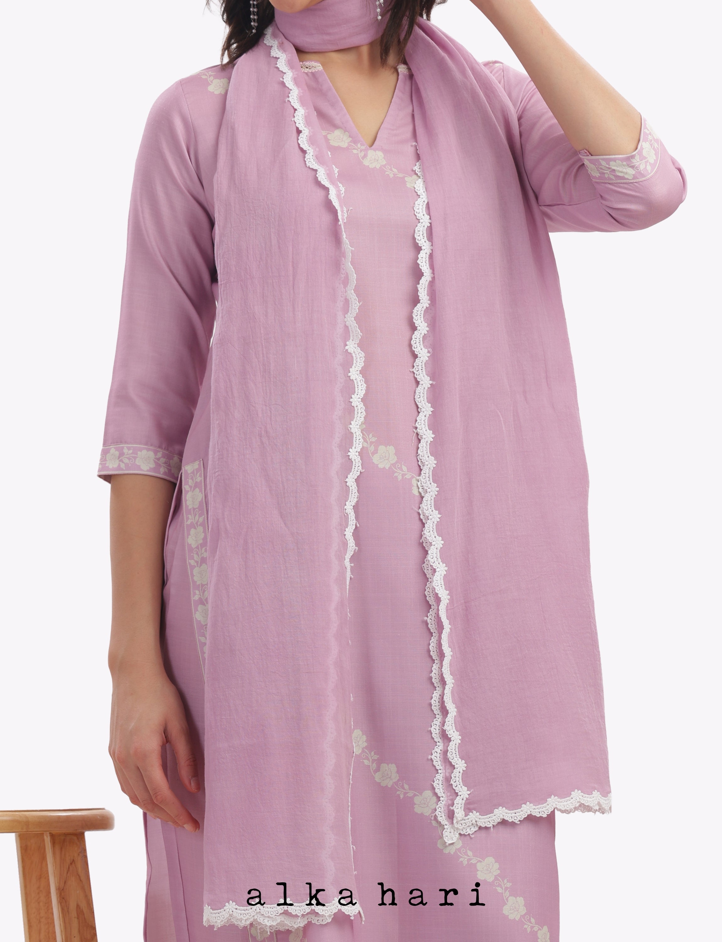 Pink Dupatta with White Scallop