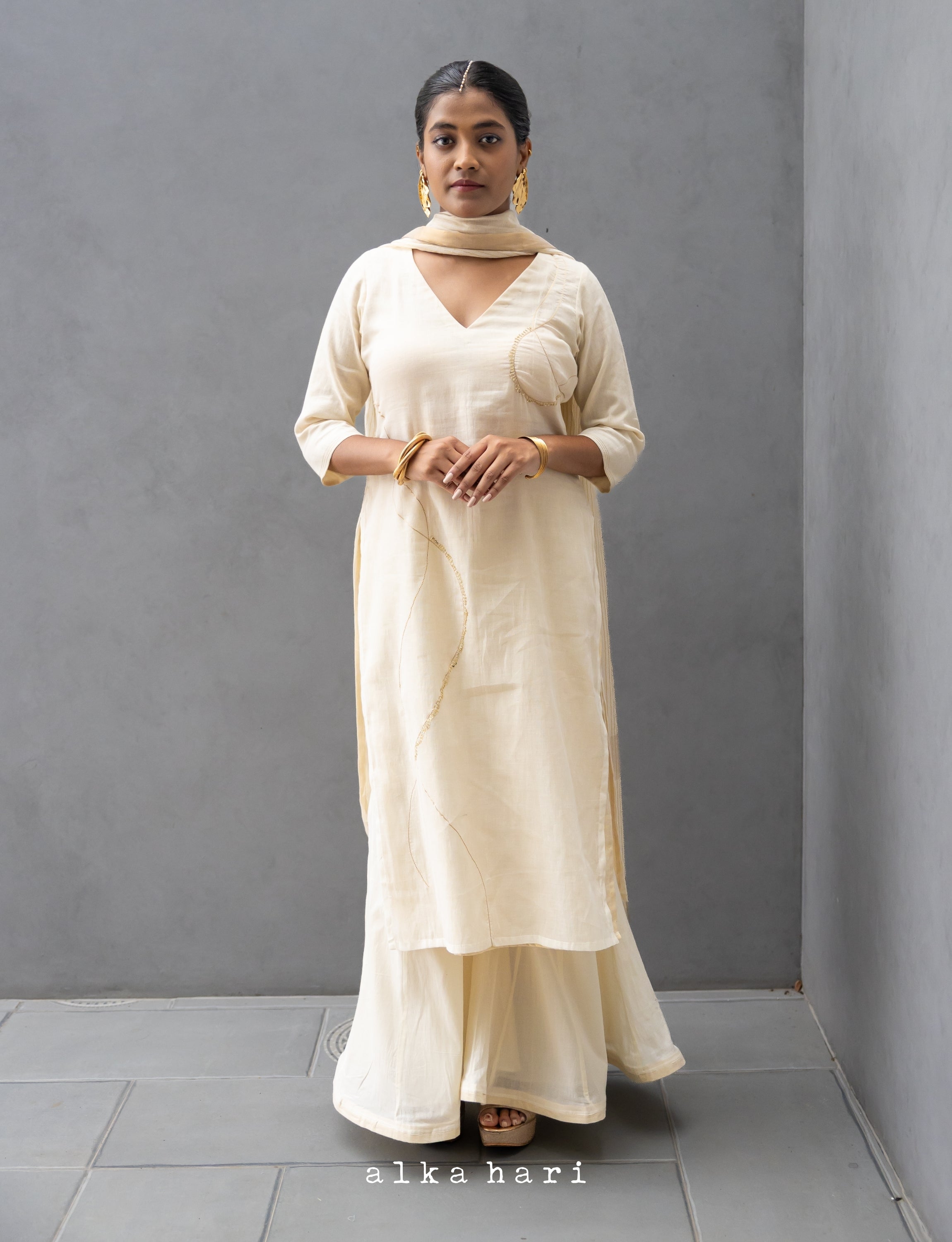 Off White Hand Embroidered V Neck Kurta