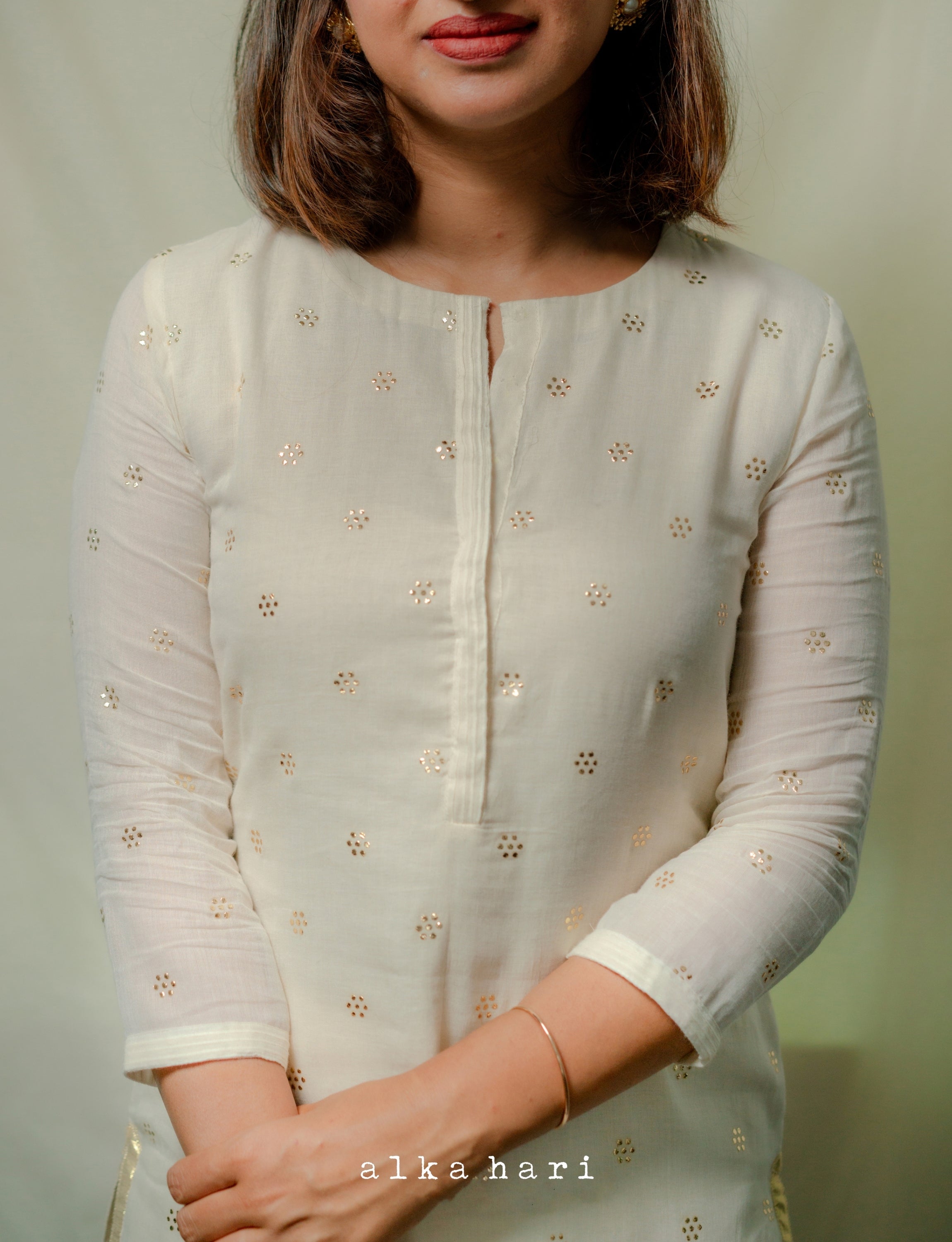Cream Gold Mukaish Kurta