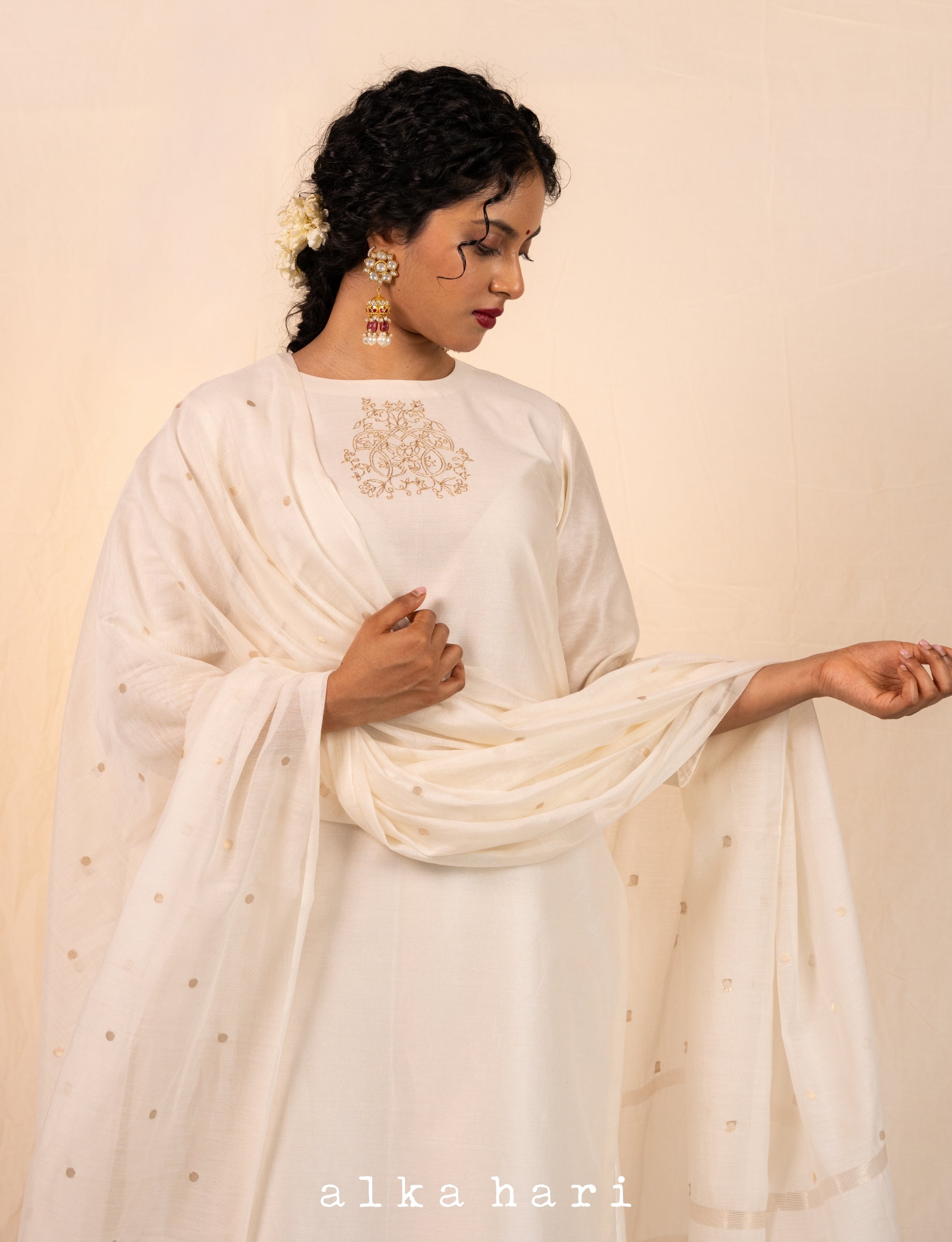 Off White Chanderi Kurta with Golden Embroidery