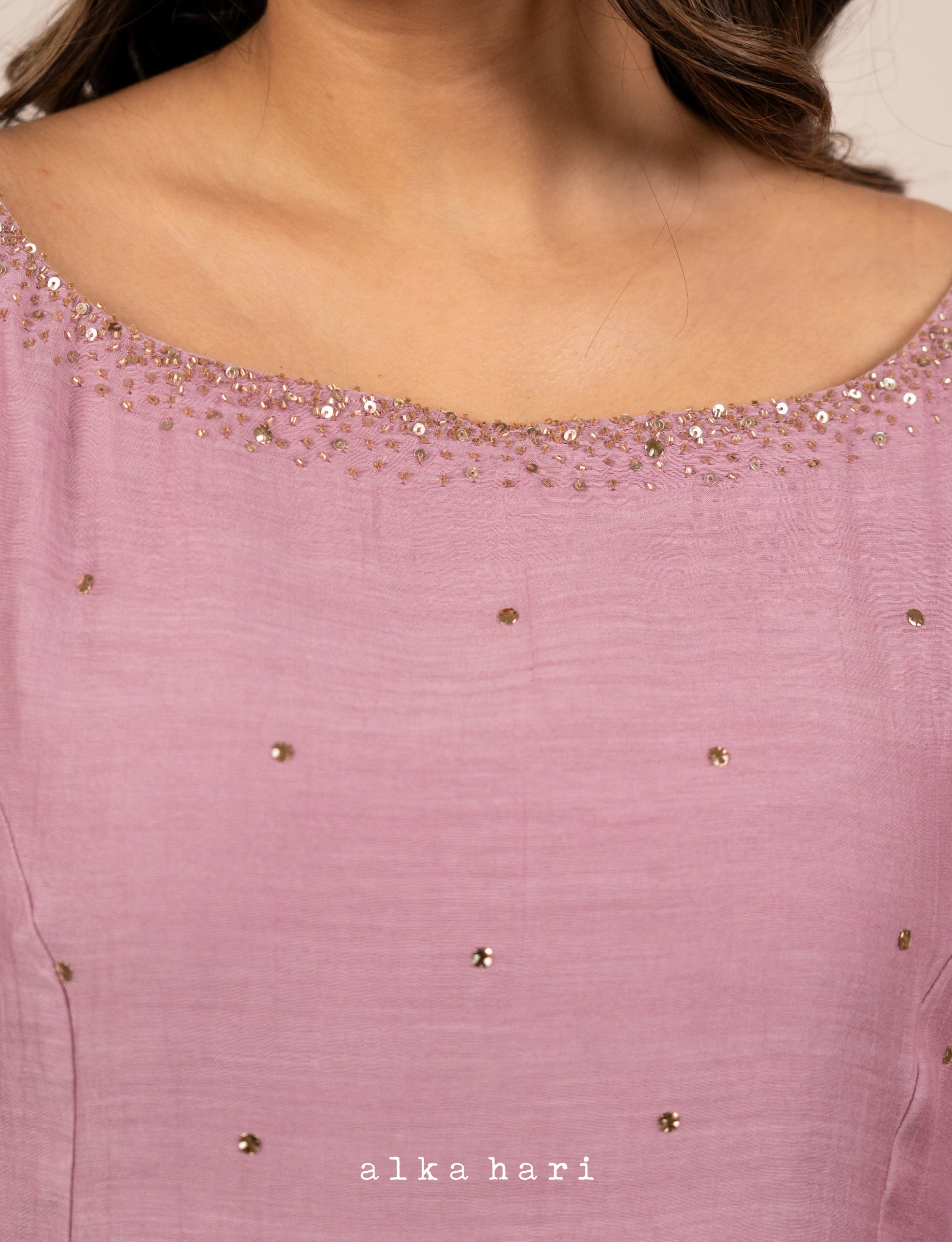 Dusty Pink Boat Neck Mukaish Embroidered Kurta
