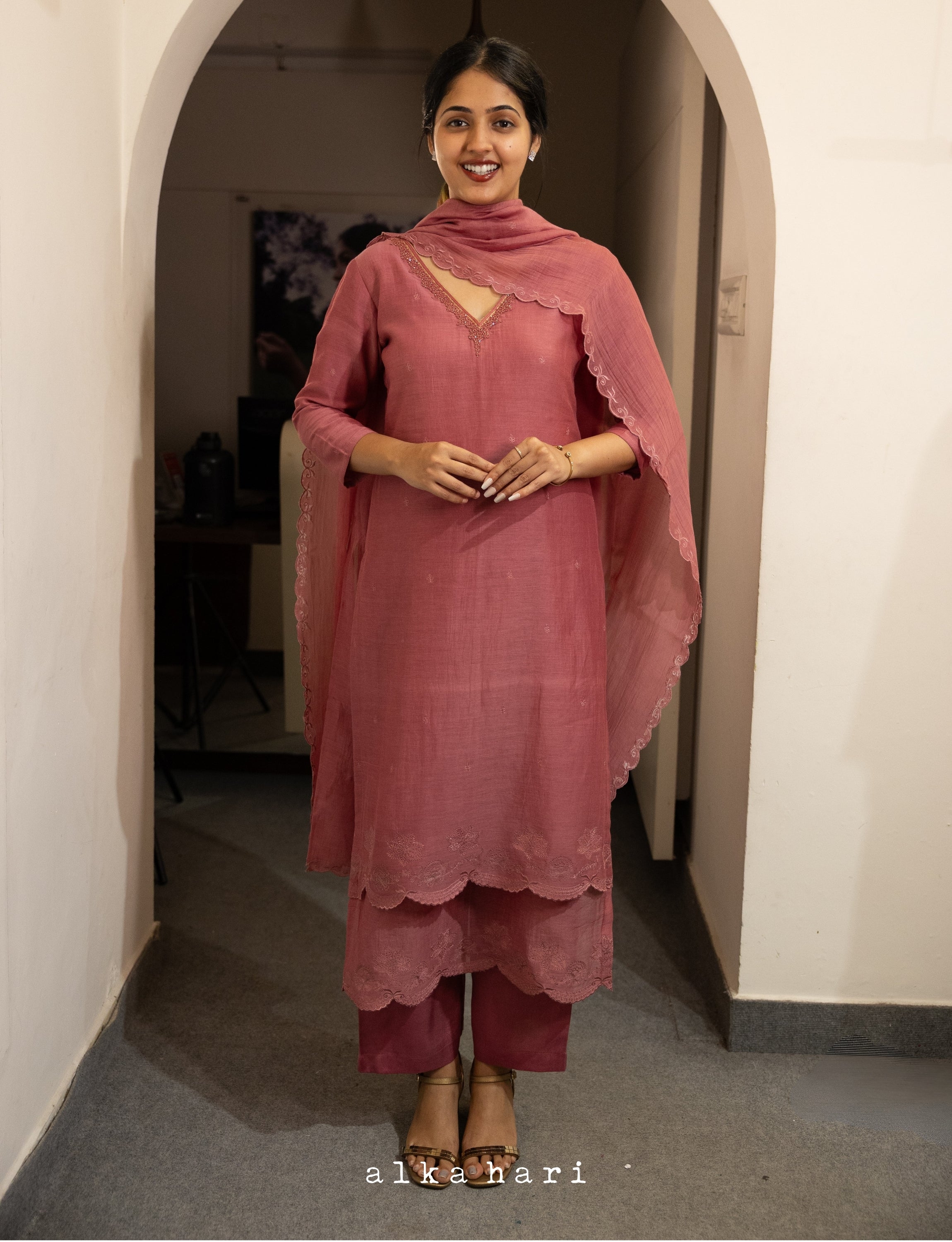 Dusty Pink Chanderi Silk Embroidered Kurta