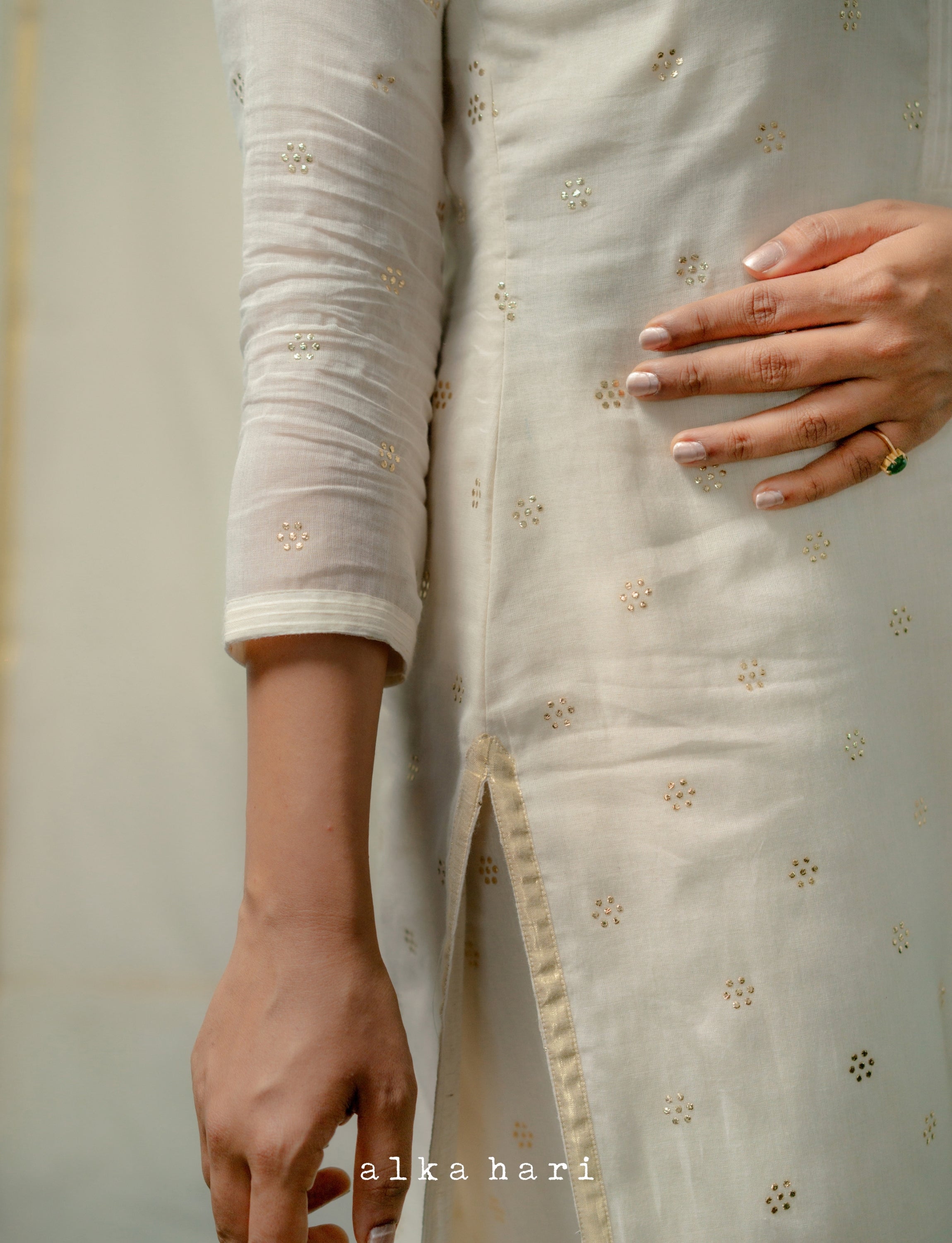 Cream Gold Mukaish Kurta