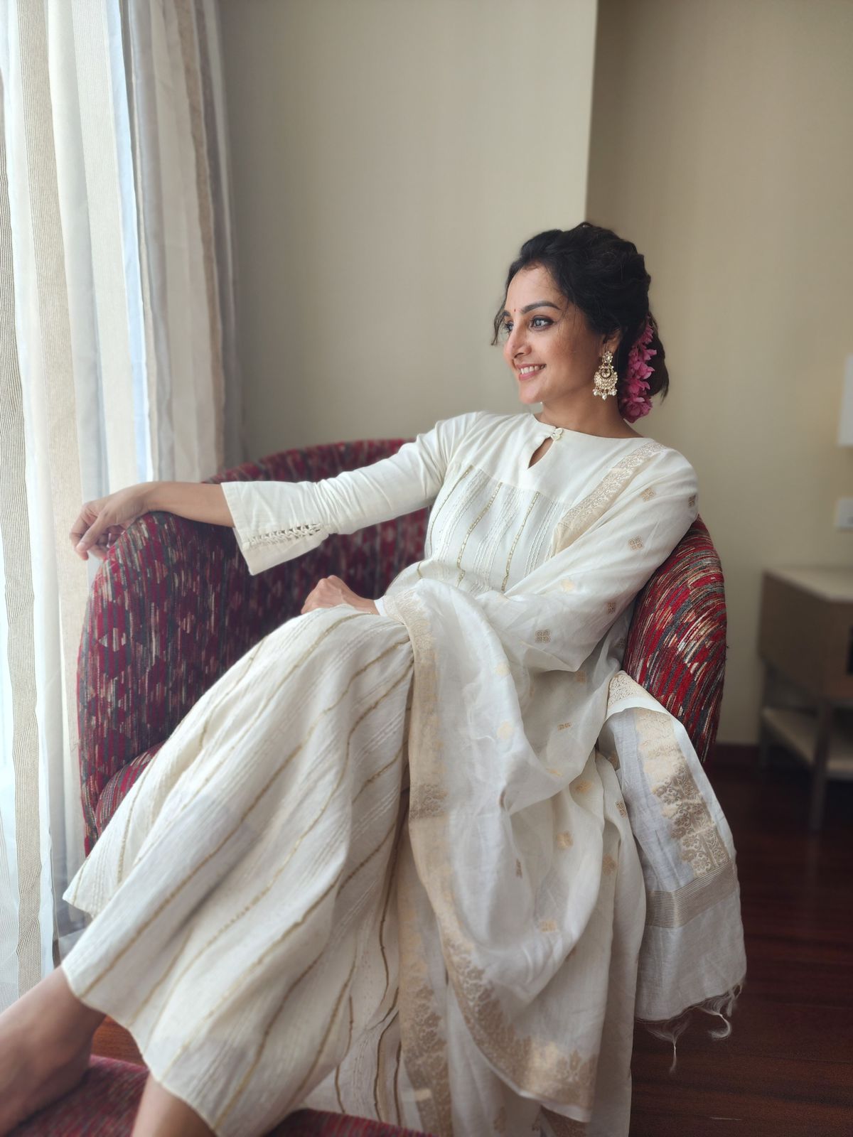 Off White Key Hole Embroidered Anarkali