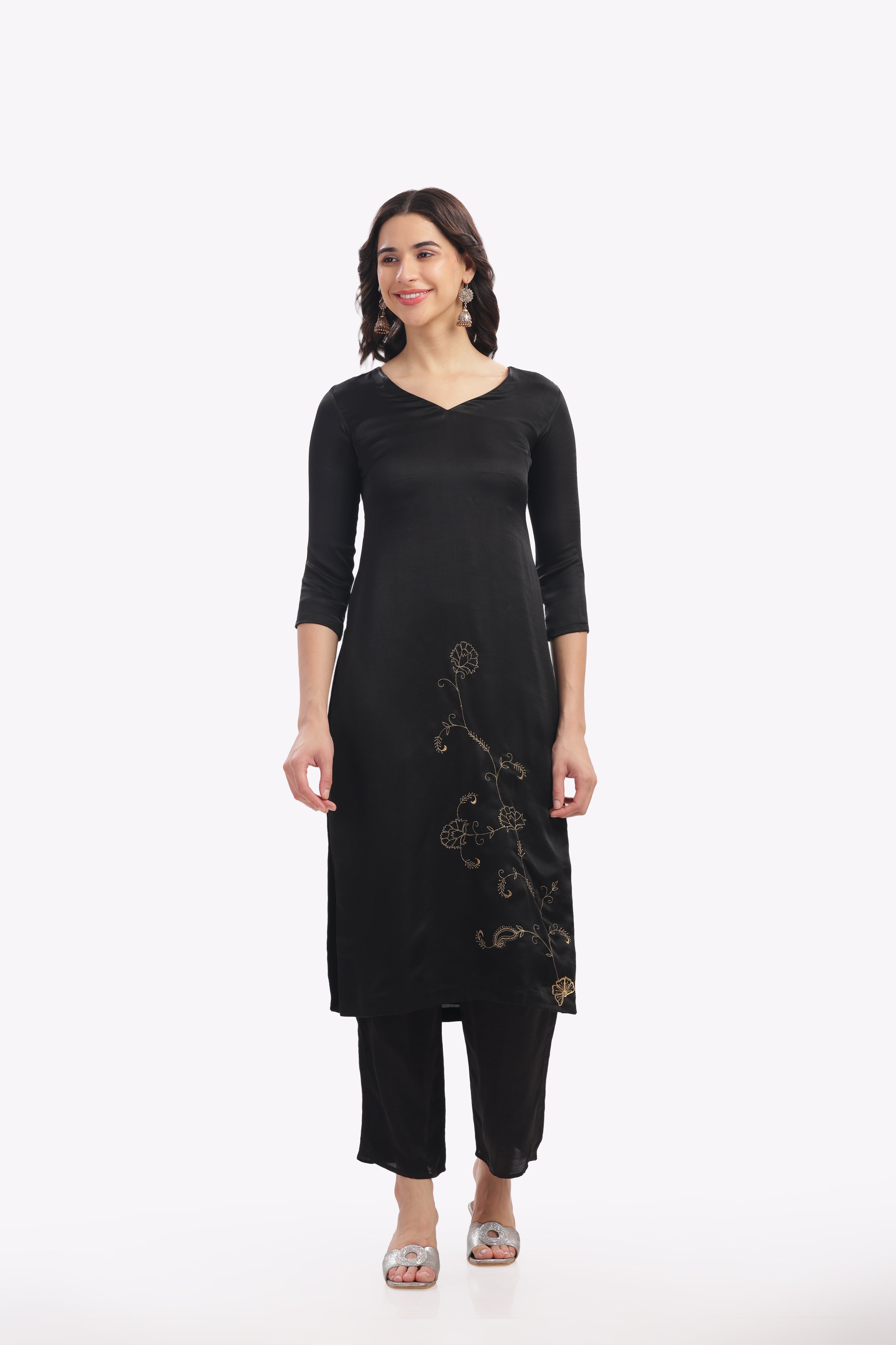 Black Floral Embroidered Kurta
