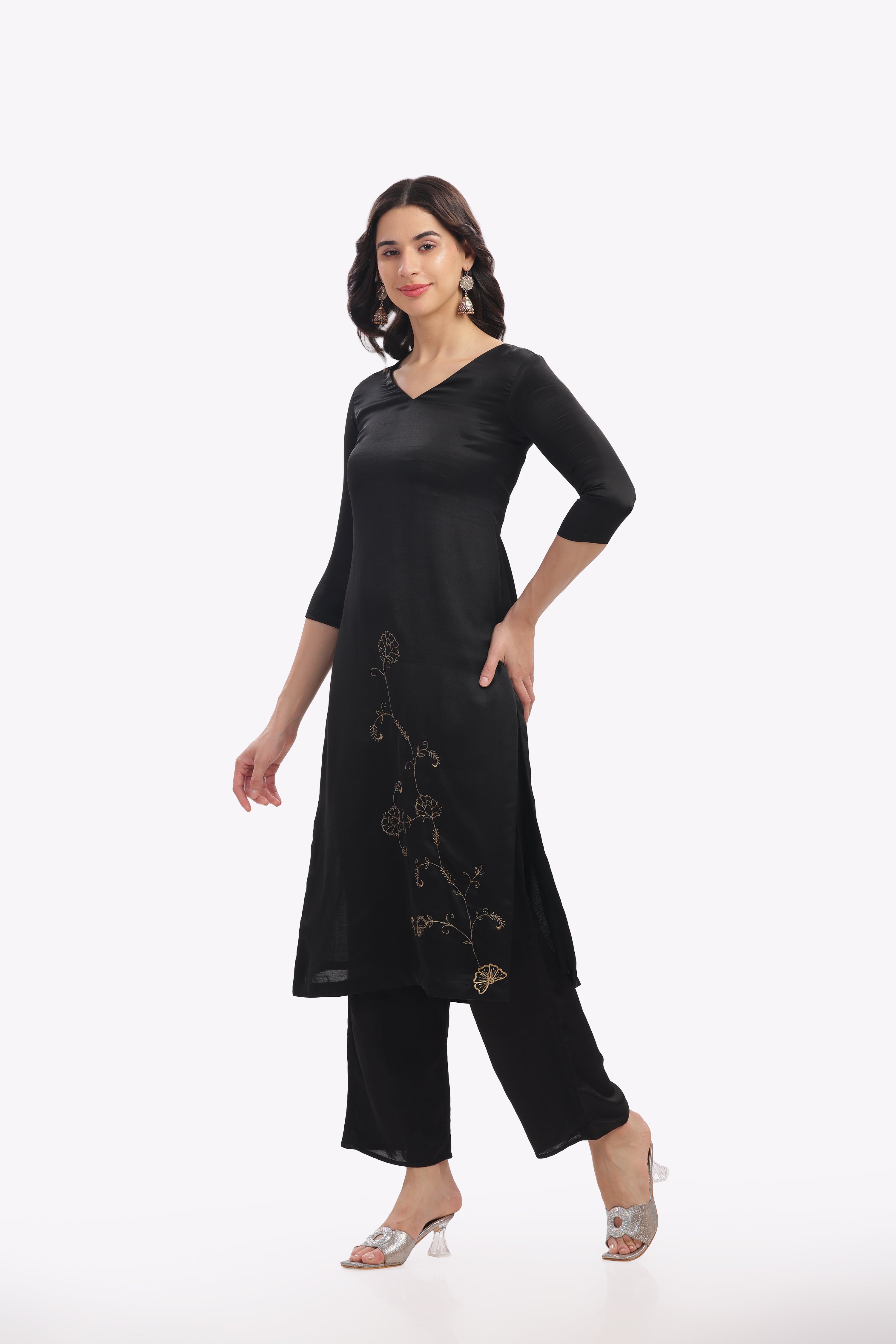 Black Floral Embroidered Kurta