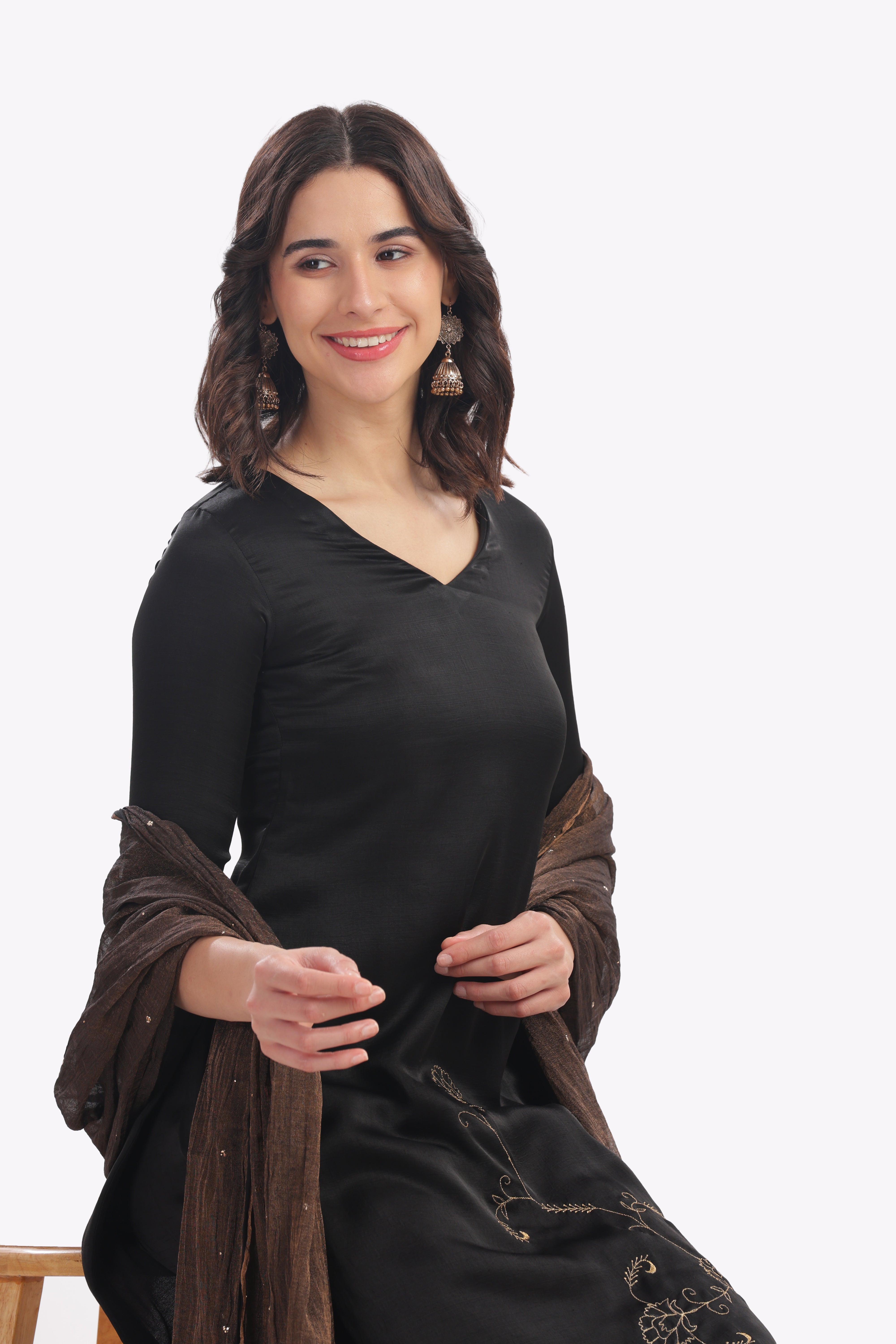 Black Floral Embroidered Kurta